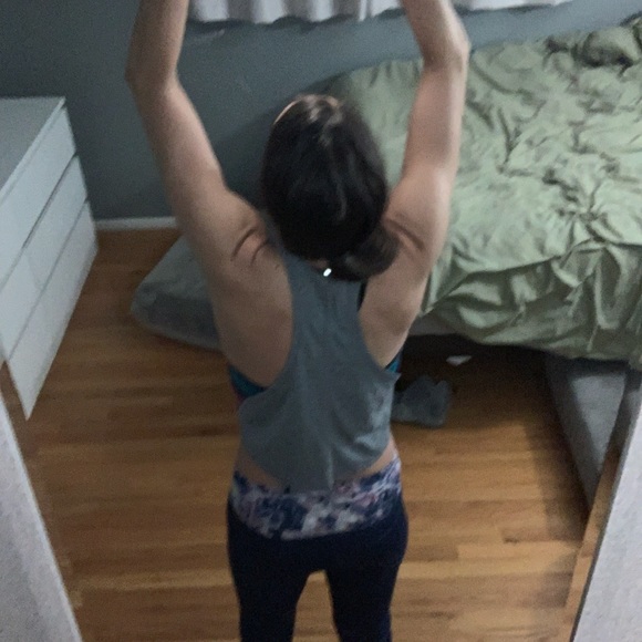 Oakley athletic crop top - Picture 2 of 5